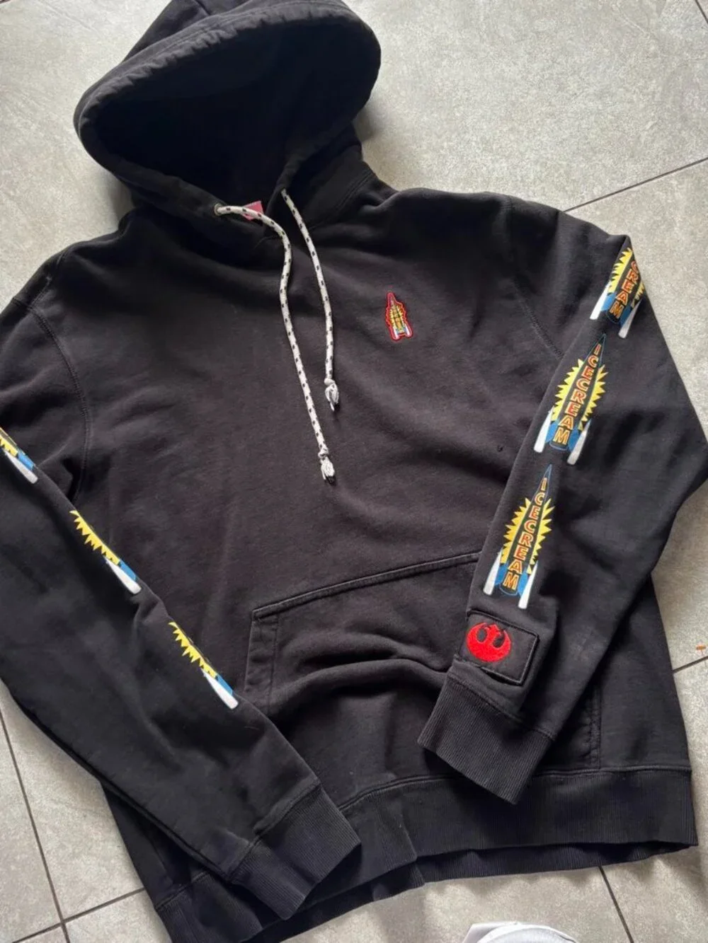 Ice cream hoodie size XL fits like a medium
